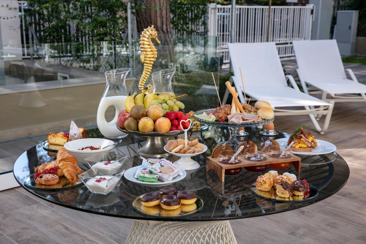 Elegance Riccione Aparthotel Eksteriør bilde